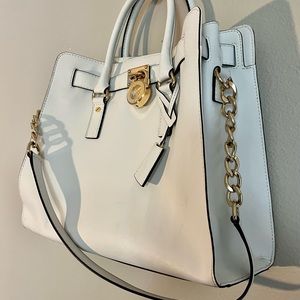 Michael Kors leather handbag in perfect condition with gold toned hardware.